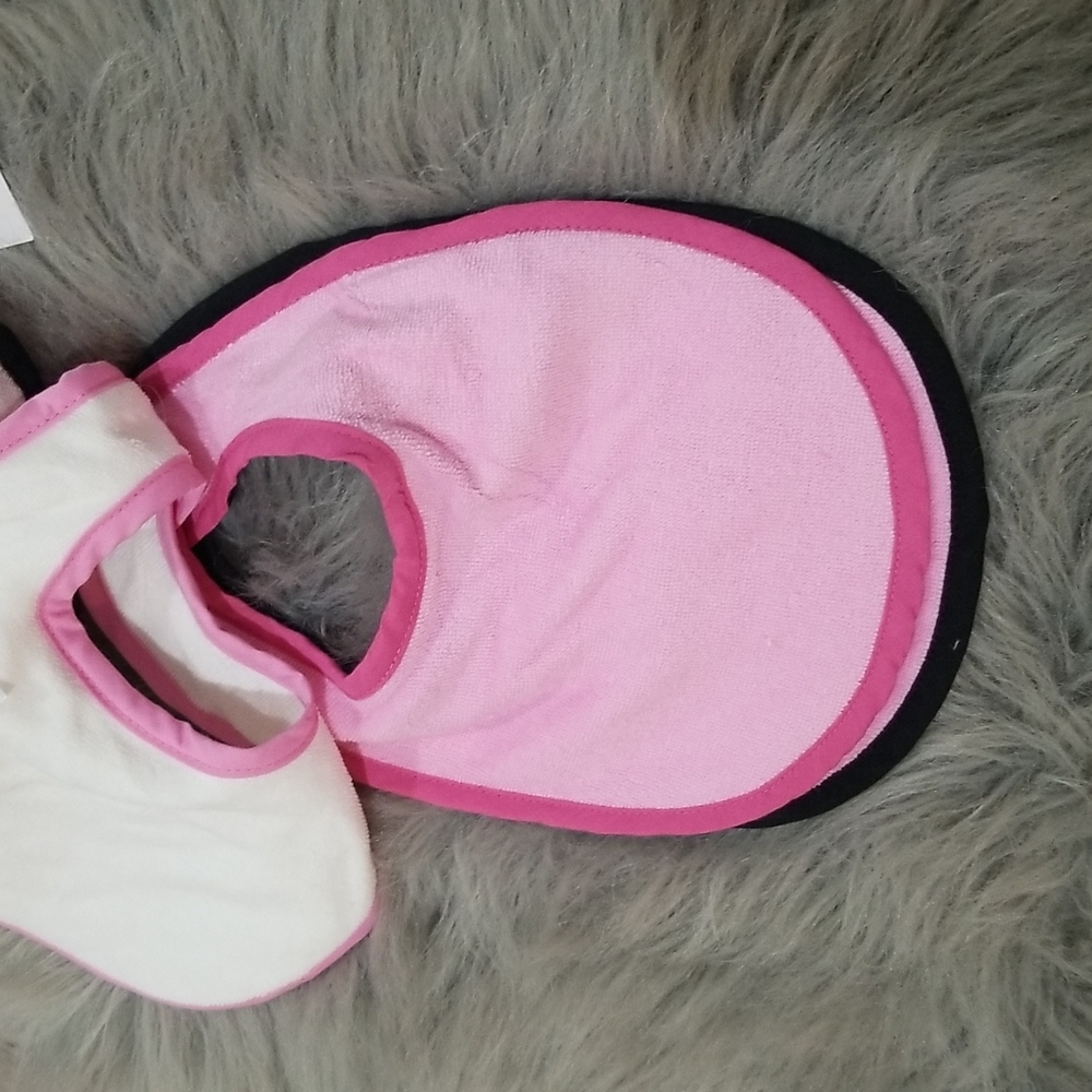 Baby essentials bibs - Picture 3 of 4